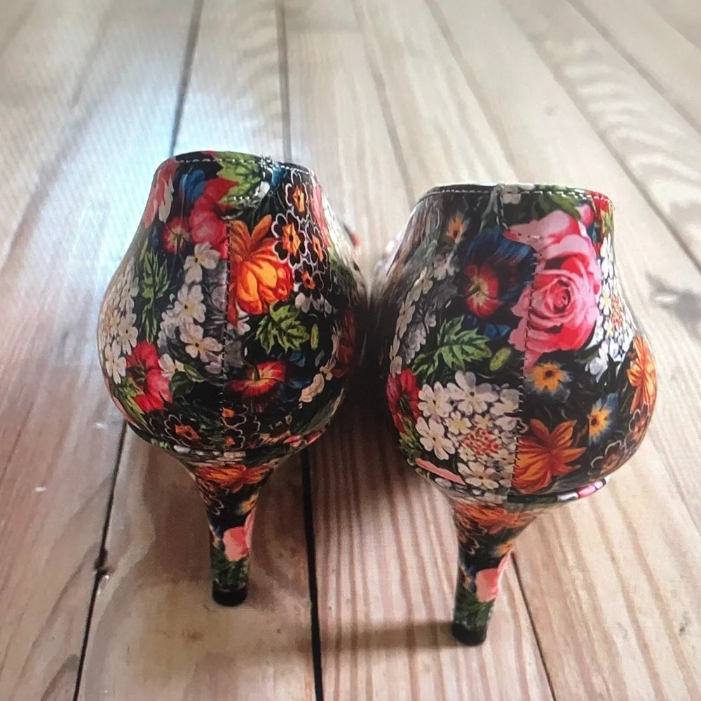 Nine West Floral Pointed-Toe Stiletto Heels in Black with Pink and Orange Roses